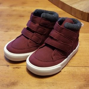 Old Navy Boy Shoes Size 6 Dark Red